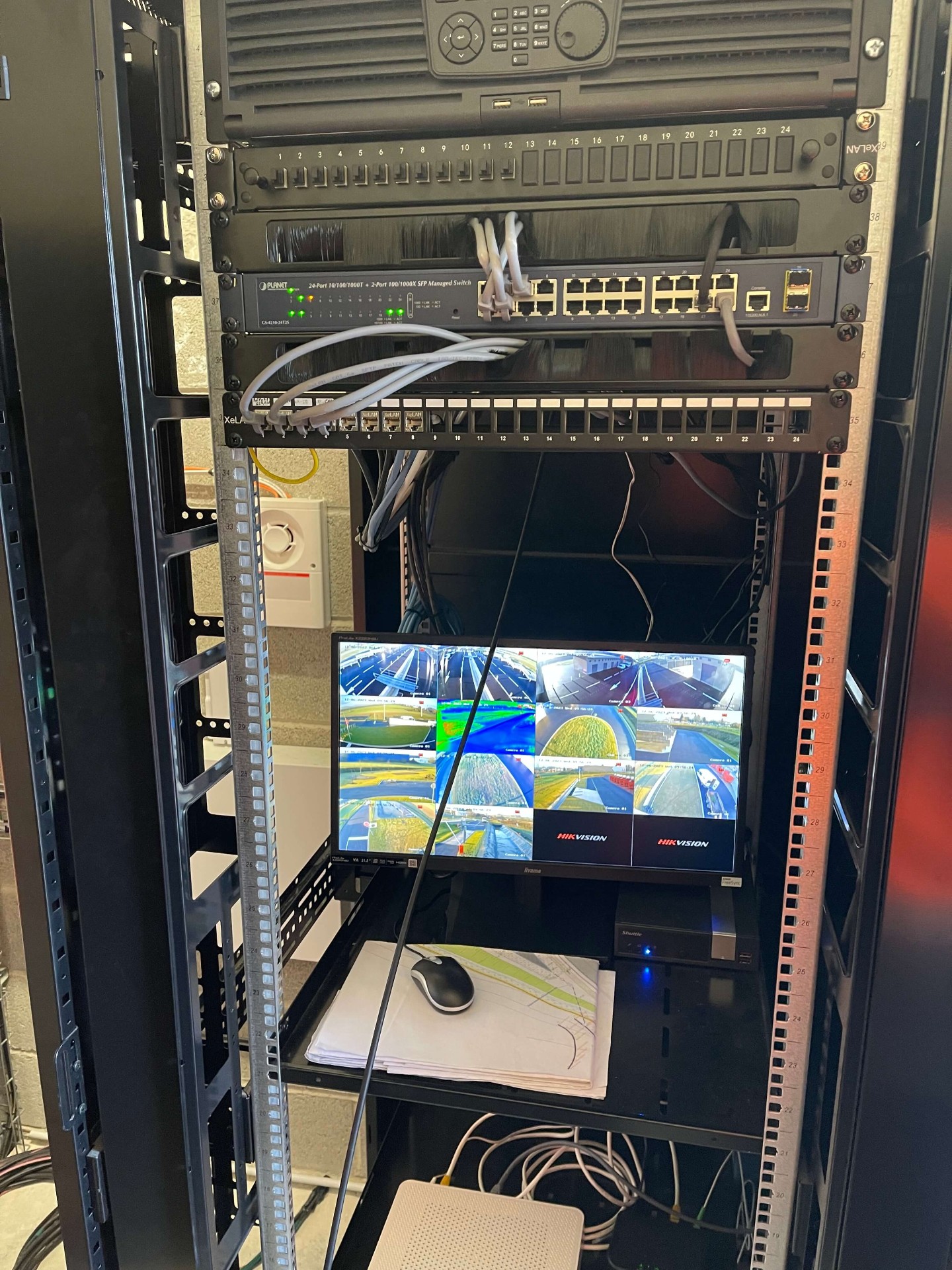 Baie informatique vidéoprotection Hikvision