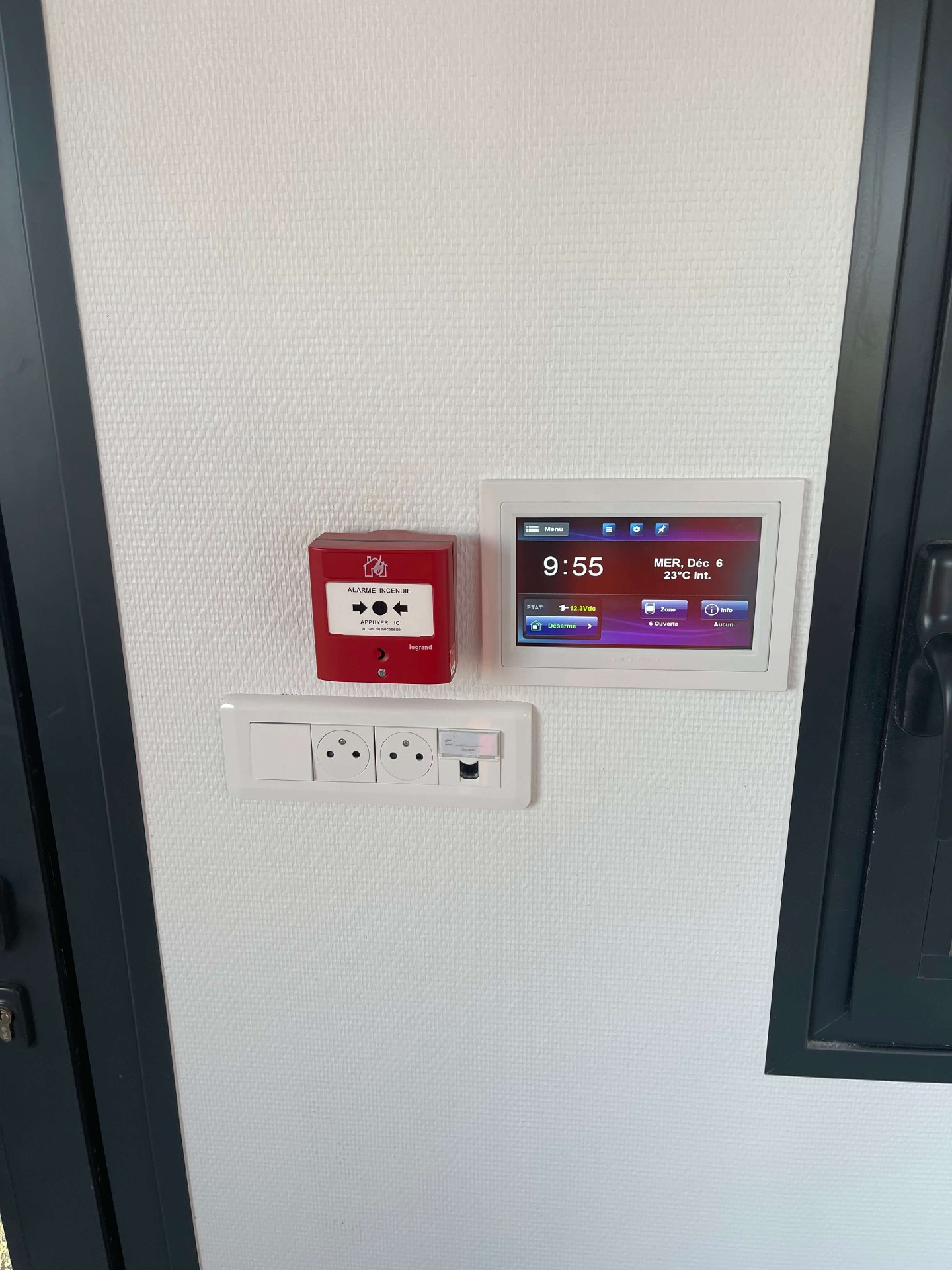 Centrale alarme incendie et clavier tactile